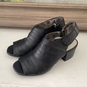 White Mountain Ladue Womens Size 5.5 Black Peep Toe 2.5" Heel Peep Toe Shoes